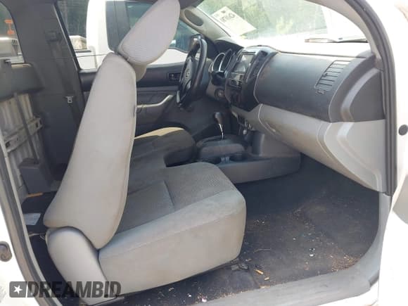 ✅ 2013 Toyota Tacoma • VIN: 5TFNX4CN8DX022163 • Lot: 42610781. Wystawiony na IAAI z przebiegiem 237 912 mil. Bezpłatny archiwum sprzedaży aukcyjnych z USA i szczegółowy raport historii pojazdu na DreamBid. Zdjęcie 5.