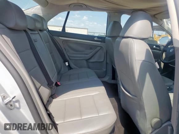 ✅ 2007 Volkswagen Jetta 2.5 • VIN: 3VWRF71K57M158773 • Лот: 81218165. Опубликован ранее на Copart с пробегом 86 686 миль. Бесплатный доступ к архиву аукционных продаж из США и подробный отчёт об истории автомобиля на DreamBid. Изображение 10.