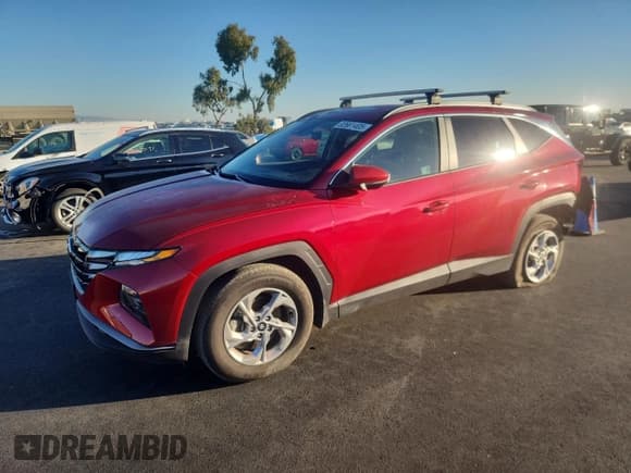 ✅ 2024 Hyundai Tucson SEL • VIN: 5NMJB3DE3RH415171 • Lot: 82661405. Wystawiony na Copart z przebiegiem 28 920 mil. Bezpłatny archiwum sprzedaży aukcyjnych z USA i szczegółowy raport historii pojazdu na DreamBid. Zdjęcie 1.