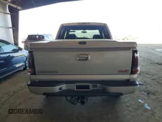 ✅ 2005 GMC Sierra Denali • VIN: 2GTEK63NX51376923 • Лот: 82708814. Опубликован ранее на Copart с пробегом 214 768 миль. Бесплатный доступ к архиву аукционных продаж из США и подробный отчёт об истории автомобиля на DreamBid. Изображение 6.