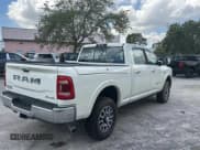✅ 2022 Ram 3500 Longhorn • VIN: 3C63R3FL1NG349040 • Lot: 67391355. Wystawiony na Copart z przebiegiem 22 mil. Bezpłatny archiwum sprzedaży aukcyjnych z USA i szczegółowy raport historii pojazdu na DreamBid. Zdjęcie 4.