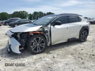 ✅ 2024 Toyota bZ4X XLE • VIN: JTMAAAAAXRA031813 • Лот: 55670415. Опубликован ранее на Copart с пробегом 15 412 миль. Бесплатный доступ к архиву аукционных продаж из США и подробный отчёт об истории автомобиля на DreamBid. Изображение 1.