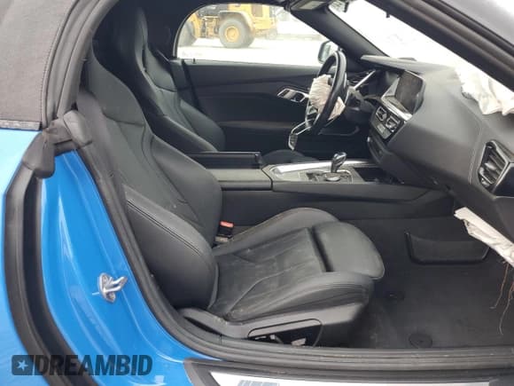 ✅ 2020 BMW Z4 sDriveM40i • VIN: WBAHF9C07LWW33322 • Lot: 82215725. Wystawiony na Copart z przebiegiem Nie podano. Bezpłatny archiwum sprzedaży aukcyjnych z USA i szczegółowy raport historii pojazdu na DreamBid. Zdjęcie 10.