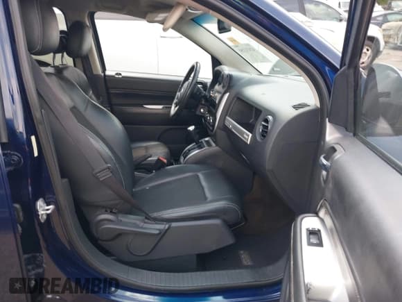 ✅ 2017 Jeep Compass Latitude • VIN: 1C4NJCEB8HD198331 • Lot: 42431154. Listed on IAAI with 120,021 mi. Free auction sales archive from the USA and detailed vehicle history report at DreamBid. Image 5.