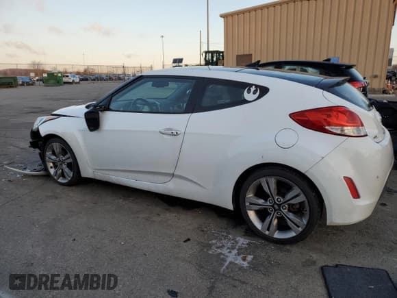 ✅ 2015 Hyundai Veloster • VIN: KMHTC6AD6FU237811 • Lot: 83592974. Listed on Copart with 122,604 mi. Free auction sales archive from the USA and detailed vehicle history report at DreamBid. Image 2.