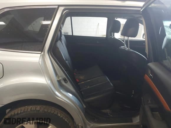 ✅ 2013 Subaru Outback Limited • VIN: 4S4BRCJC7D3214900 • Lot: 43787370. Listed on IAAI with 175,106 mi. Free auction sales archive from the USA and detailed vehicle history report at DreamBid. Image 8.