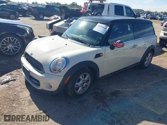 ✅ 2012 MINI Clubman • VIN: WMWZF3C51CT190356 • Lot: 43844646. Wystawiony na IAAI z przebiegiem Nie podano. Bezpłatny archiwum sprzedaży aukcyjnych z USA i szczegółowy raport historii pojazdu na DreamBid. Zdjęcie 2.