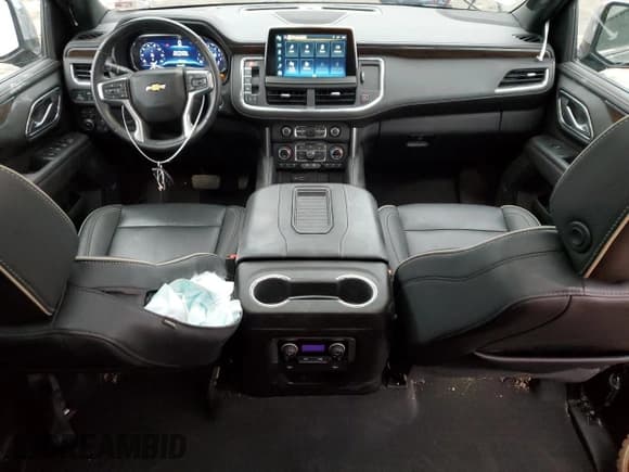 ✅ 2022 Chevrolet Suburban Premier • VIN: 1GNSKFKD9NR326119 • Lot: 82171323. Wystawiony na Copart z przebiegiem 23 203 mil. Bezpłatny archiwum sprzedaży aukcyjnych z USA i szczegółowy raport historii pojazdu na DreamBid. Zdjęcie 8.