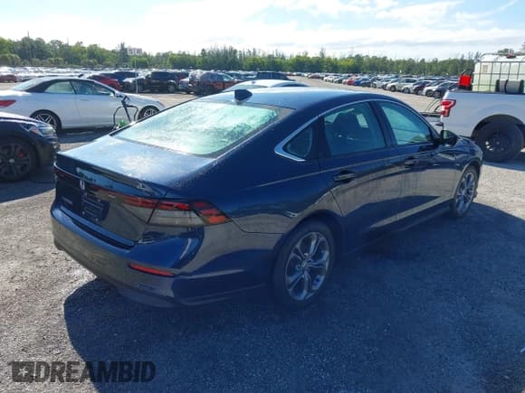 ✅ 2024 Honda Accord EX • VIN: 1HGCY1F37RA040677 • Лот: 43572959. Опубликован ранее на IAAI с пробегом 21 245 миль. Бесплатный доступ к архиву аукционных продаж из США и подробный отчёт об истории автомобиля на DreamBid. Изображение 4.