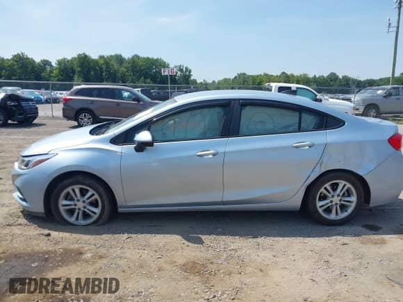 2017 Chevrolet Cruze LS с VIN 1G1BB5SMXH7152198, выставлен на аукционе IAAI как лот 42791375 с пробегом 47 666 миль миль и . История ставок и продаж доступна на DreamBid. Изображение 6.