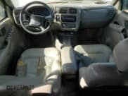 ✅ 2001 Chevrolet Blazer LT • VIN: 1GNDT13W012145776 • Lot: 54365815. Wystawiony na Copart z przebiegiem 191 396 mil. Bezpłatny archiwum sprzedaży aukcyjnych z USA i szczegółowy raport historii pojazdu na DreamBid. Zdjęcie 8.