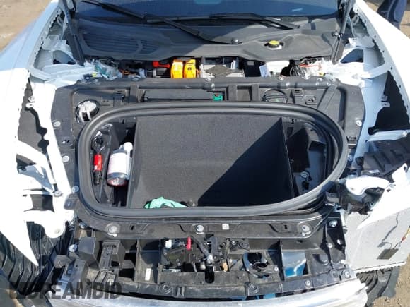 ✅ 2024 Audi RS e-tron GT • VIN: WAUBHBFW2R7900800 • Lot: 41665644. Wystawiony na IAAI z przebiegiem 9 474 mil. Bezpłatny archiwum sprzedaży aukcyjnych z USA i szczegółowy raport historii pojazdu na DreamBid. Zdjęcie 10.