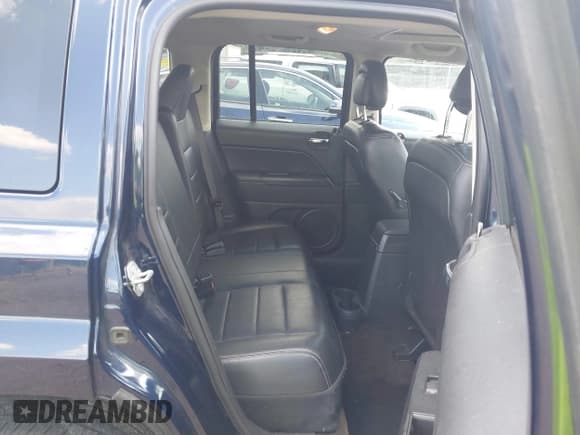 ✅ 2017 Jeep Patriot High Altitude • VIN: 1C4NJPFA0HD211697 • Лот: 43220139. Опубликован ранее на IAAI с пробегом 106 471 миль. Бесплатный доступ к архиву аукционных продаж из США и подробный отчёт об истории автомобиля на DreamBid. Изображение 8.