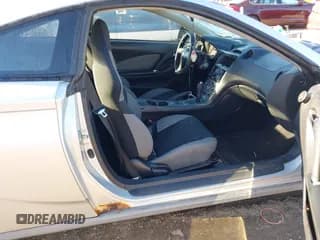 ✅ 2004 Toyota Celica GT • VIN: JTDDR32T740171267 • Lot: 43403828. Wystawiony na IAAI z przebiegiem 204 487 mil. Bezpłatny archiwum sprzedaży aukcyjnych z USA i szczegółowy raport historii pojazdu na DreamBid. Zdjęcie 5.