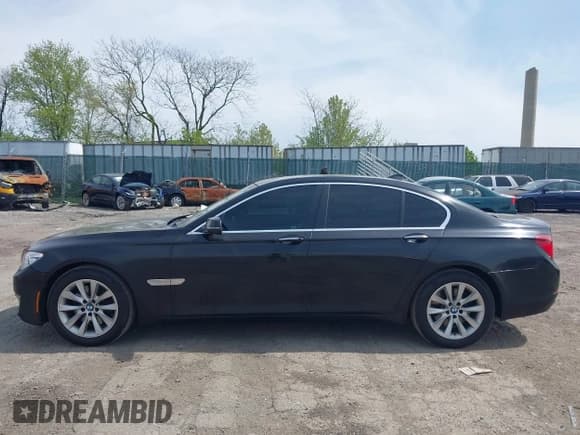 ✅ 2014 BMW 7 Series 740i • VIN: WBAYA6C55ED144778 • Лот: 42070256. Опубликован ранее на IAAI с пробегом 90 606 миль. Бесплатный доступ к архиву аукционных продаж из США и подробный отчёт об истории автомобиля на DreamBid. Изображение 13.