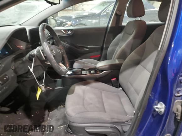 ✅ 2020 Hyundai Ioniq SE • VIN: KMHC75LJ5LU061685 • Lot: 86588344. Wystawiony na Copart z przebiegiem 134 414 mil. Bezpłatny archiwum sprzedaży aukcyjnych z USA i szczegółowy raport historii pojazdu na DreamBid. Zdjęcie 7.