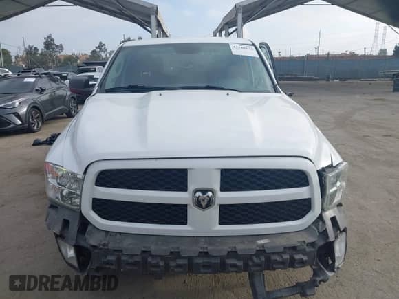 2018 Ram 1500 Tradesman z VIN 1C6RR6FT4JS188715, wystawiony jako IAAI lot #42540172 z przebiegiem 119 185 mil mil oraz . Historia ofert i sprzedaży dostępna na DreamBid. Obrazek 13.