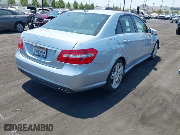 ✅ 2013 Mercedes-Benz E 350 Luxury • VIN: WDDHF5KB3DA678583 • Лот: 42915829. Опубликован ранее на IAAI с пробегом 55 194 миль. Бесплатный доступ к архиву аукционных продаж из США и подробный отчёт об истории автомобиля на DreamBid. Изображение 4.