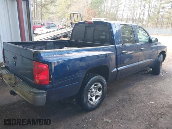 ✅ 2005 Dodge Dakota ST • VIN: 1D7HE28K85S147304 • Lot: 41202595. Wystawiony na IAAI z przebiegiem 209 017 mil. Bezpłatny archiwum sprzedaży aukcyjnych z USA i szczegółowy raport historii pojazdu na DreamBid. Zdjęcie 4.