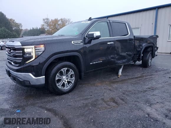 ✅ 2025 GMC Sierra 1500 SLT • VIN: 1GTUUDEDXSZ181258 • Лот: 90437835. Опубликован ранее на Copart с пробегом 15 831 миль. Бесплатный доступ к архиву аукционных продаж из США и подробный отчёт об истории автомобиля на DreamBid. Изображение 1.