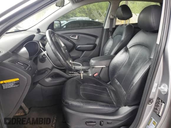 2010 Hyundai Tucson Limited z VIN KM8JU3ACXAU033158, wystawiony jako Copart lot #66251524 z przebiegiem 143 536 mil mil oraz Szkoda całkowita • Salvage title. Historia ofert i sprzedaży dostępna na DreamBid. Obrazek 7.