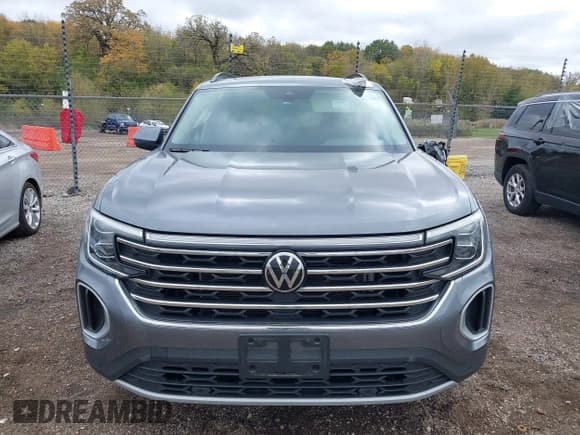 ✅ 2025 Volkswagen Atlas SE • VIN: 1V2KR2CAXSC553401 • Lot: 43502876. Listed on IAAI with 16,561 mi. Free auction sales archive from the USA and detailed vehicle history report at DreamBid. Image 12.