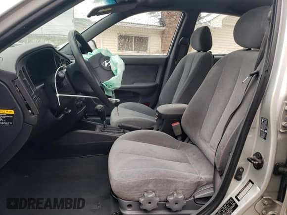 2005 Hyundai Elantra GLS с VIN KMHDN46D05U999090, выставлен на аукционе Copart как лот 81857824 с пробегом 77 968 миль миль и Списание • Salvage title. История ставок и продаж доступна на DreamBid. Изображение 7.