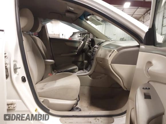 ✅ 2010 Toyota Corolla • VIN: 1NXBU4EE8AZ213695 • Лот: 43648648. Опубликован ранее на IAAI с пробегом 256 094 миль. Бесплатный доступ к архиву аукционных продаж из США и подробный отчёт об истории автомобиля на DreamBid. Изображение 5.