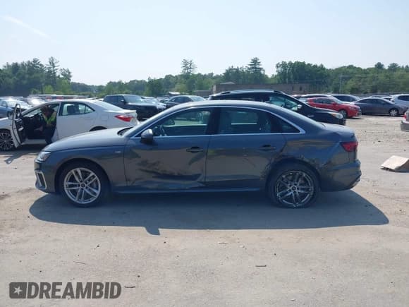 ✅ 2020 Audi A4 Premium Plus • VIN: WAUENAF42LN009116 • Lot: 42464329. Wystawiony na IAAI z przebiegiem 53 065 mil. Bezpłatny archiwum sprzedaży aukcyjnych z USA i szczegółowy raport historii pojazdu na DreamBid. Zdjęcie 14.
