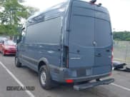 ✅ 2018 Mercedes-Benz Sprinter Cargo Worker • VIN: WD3PE7CDXJP648066 • Lot: 42833089. Wystawiony na IAAI z przebiegiem 64 830 mil. Bezpłatny archiwum sprzedaży aukcyjnych z USA i szczegółowy raport historii pojazdu na DreamBid. Zdjęcie 3.