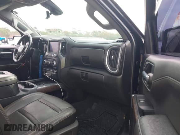 ✅ 2019 GMC Sierra 1500 Denali • VIN: 1GTU9FEL2KZ319671 • Lot: 43776392. Listed on IAAI with 133,327 mi. Free auction sales archive from the USA and detailed vehicle history report at DreamBid. Image 5.