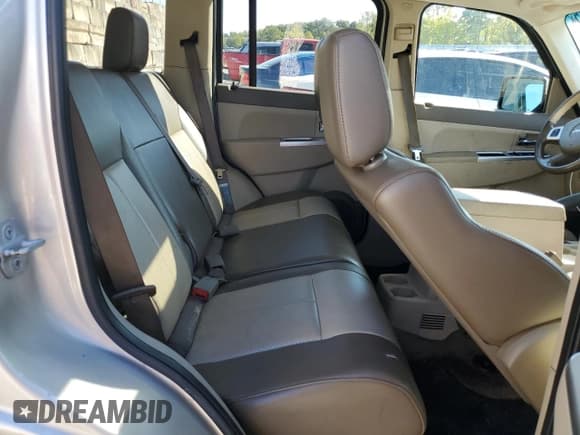 ✅ 2008 Jeep Liberty Limited • VIN: 1J8GN58K48W129914 • Lot: 81845275. Listed on Copart with 216,497 mi. Free auction sales archive from the USA and detailed vehicle history report at DreamBid. Image 11.