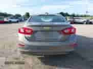 2018 Chevrolet Cruze LT с VIN 1G1BE5SMXJ7207701, выставлен на аукционе IAAI как лот 43107023 с пробегом 74 730 миль миль и . История ставок и продаж доступна на DreamBid. Изображение 16.