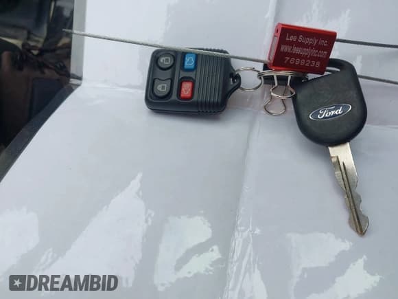 ✅ 2002 Ford Explorer XLT • VIN: 1FMZU63E02ZA54219 • Lot: 43514870. Wystawiony na IAAI z przebiegiem 131 031 mil. Bezpłatny archiwum sprzedaży aukcyjnych z USA i szczegółowy raport historii pojazdu na DreamBid. Zdjęcie 11.