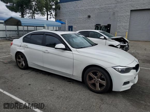 ✅ 2012 BMW 3 Series 328i • VIN: WBA3A5C52CF348332 • Lot: 93306645. Wystawiony na Copart z przebiegiem 129 716 mil. Bezpłatny archiwum sprzedaży aukcyjnych z USA i szczegółowy raport historii pojazdu na DreamBid. Zdjęcie 4.