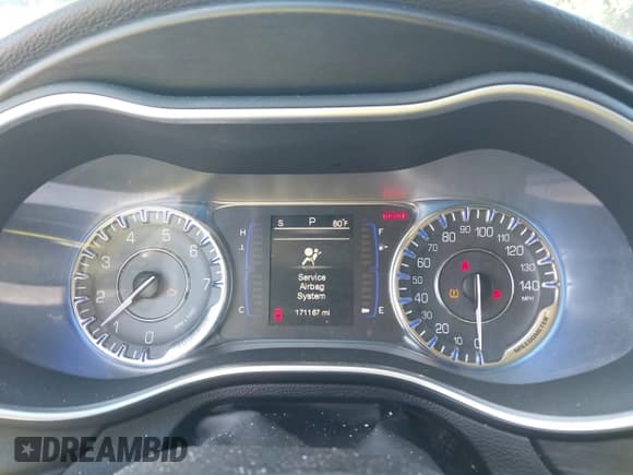 ✅ 2015 Chrysler 200 Limited • VIN: 1C3CCCAB0FN608221 • Lot: 42547613. Listed on IAAI with 171,167 mi. Free auction sales archive from the USA and detailed vehicle history report at DreamBid. Image 7.