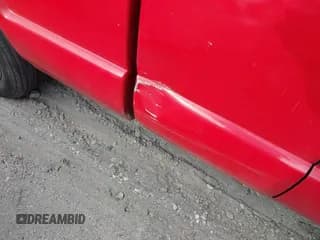 ✅ 1997 Chevrolet S-10 LS • VIN: 1GCCS19X7VK172454 • Лот: 41995993. Опубликован ранее на IAAI с пробегом 305 785 миль. Бесплатный доступ к архиву аукционных продаж из США и подробный отчёт об истории автомобиля на DreamBid. Изображение 6.