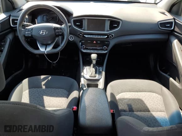 ✅ 2019 Hyundai Ioniq • VIN: KMHC65LD6KU154324 • Lot: 50792675. Wystawiony na Copart z przebiegiem 83 922 mil. Bezpłatny archiwum sprzedaży aukcyjnych z USA i szczegółowy raport historii pojazdu na DreamBid. Zdjęcie 8.