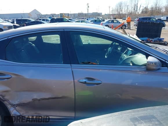 2013 Hyundai Azera с VIN KMHFH4JG3DA220430, выставлен на аукционе IAAI как лот 41805191 с пробегом 101 610 миль миль и . История ставок и продаж доступна на DreamBid. Изображение 13.