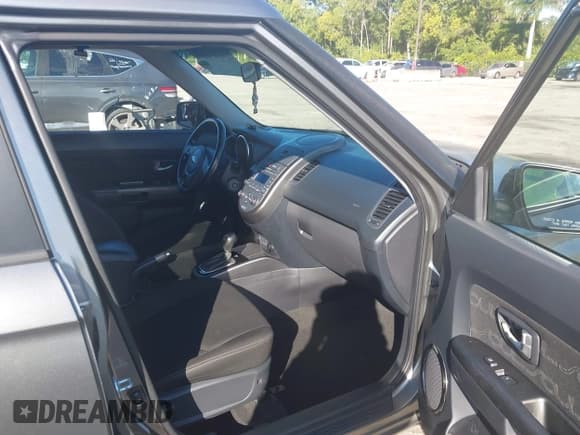 ✅ 2013 Kia Soul + • VIN: KNDJT2A61D7587767 • Лот: 43647239. Опубликован ранее на IAAI с пробегом 132 849 миль. Бесплатный доступ к архиву аукционных продаж из США и подробный отчёт об истории автомобиля на DreamBid. Изображение 5.