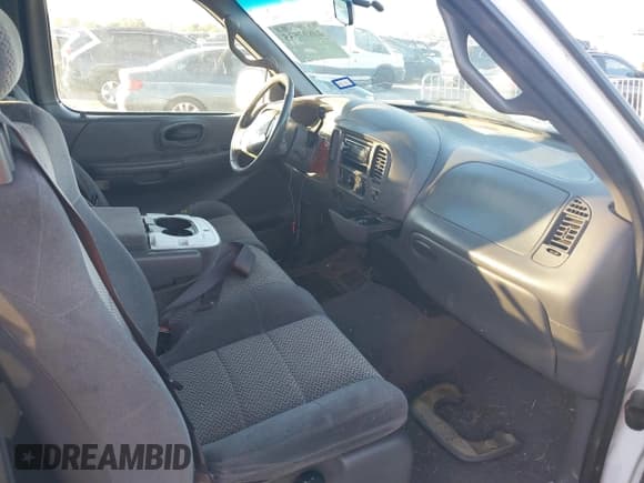 ✅ 2001 Ford F-150 XL • VIN: 1FTRX17W61KF65488 • Lot: 40807535. Listed on IAAI with 298,274 mi. Free auction sales archive from the USA and detailed vehicle history report at DreamBid. Image 5.