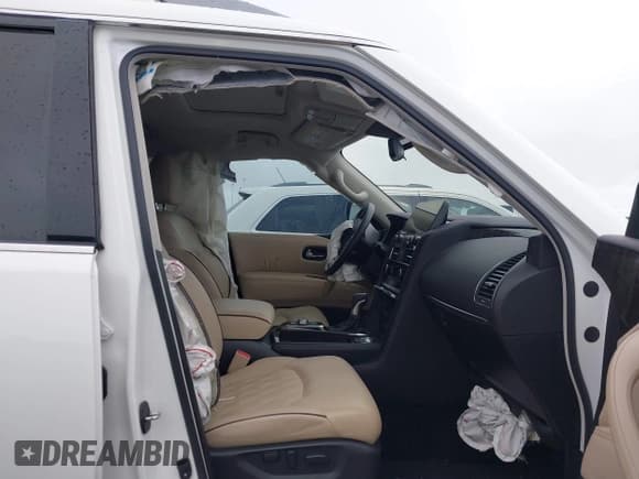 ✅ 2024 Nissan Armada Platinum • VIN: JN8AY2DA6R9415123 • Lot: 42067344. Wystawiony na IAAI z przebiegiem 23 711 mil. Bezpłatny archiwum sprzedaży aukcyjnych z USA i szczegółowy raport historii pojazdu na DreamBid. Zdjęcie 5.