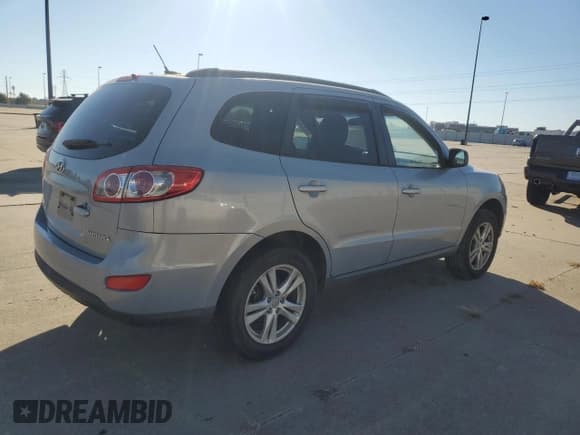 ✅ 2010 Hyundai Santa Fe GLS • VIN: 5NMSG3AB6AH402810 • Lot: 75755264. Listed on Copart with 174,391 mi. Free auction sales archive from the USA and detailed vehicle history report at DreamBid. Image 3.
