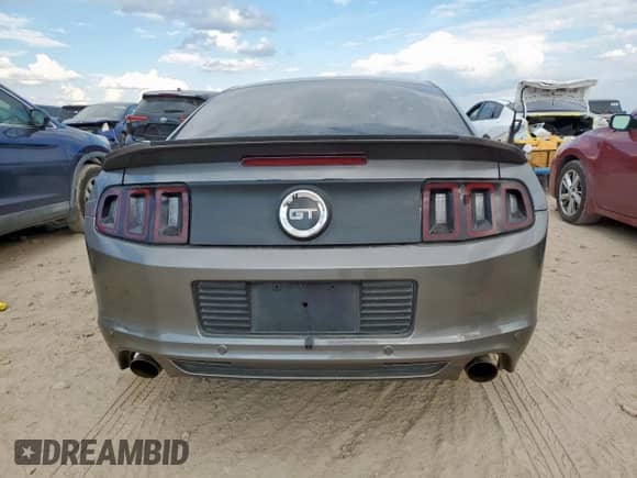 2014 Ford Mustang GT с VIN 1ZVBP8CF0E5204744, выставлен на аукционе Copart как лот 84704095 с пробегом 109 679 миль миль и Списание • Salvage title. История ставок и продаж доступна на DreamBid. Изображение 6.