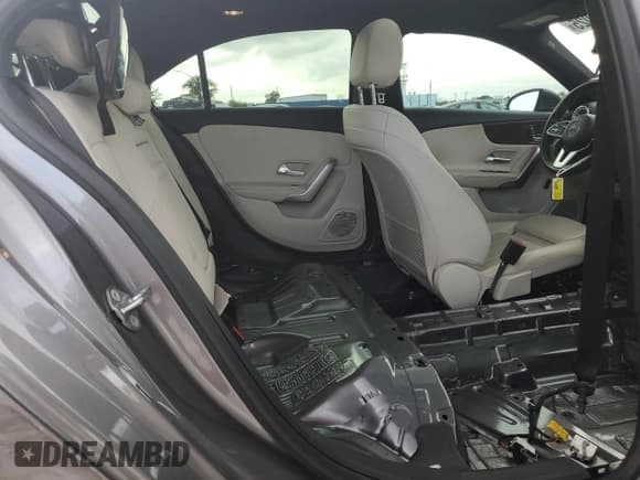 ✅ 2020 Mercedes-Benz A 220 • VIN: W1K3G4EB3LW046522 • Lot: 91845025. Wystawiony na Copart z przebiegiem 35 032 mil. Bezpłatny archiwum sprzedaży aukcyjnych z USA i szczegółowy raport historii pojazdu na DreamBid. Zdjęcie 10.