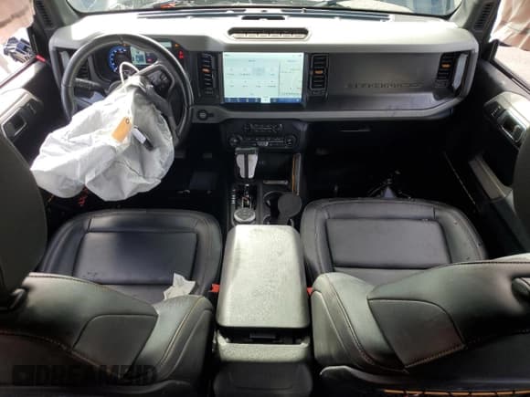 ✅ 2021 Ford Bronco • VIN: 1FMEE5DP8MLA67974 • Lot: 71553465. Wystawiony na Copart z przebiegiem 57 575 mil. Bezpłatny archiwum sprzedaży aukcyjnych z USA i szczegółowy raport historii pojazdu na DreamBid. Zdjęcie 8.