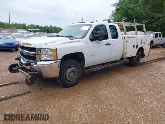 ✅ 2010 Chevrolet Silverado 3500HD • VIN: 1GB5KZBK7AZ252039 • Lot: 42203910. Listed on IAAI with 379,973 mi. Free auction sales archive from the USA and detailed vehicle history report at DreamBid. Image 17.