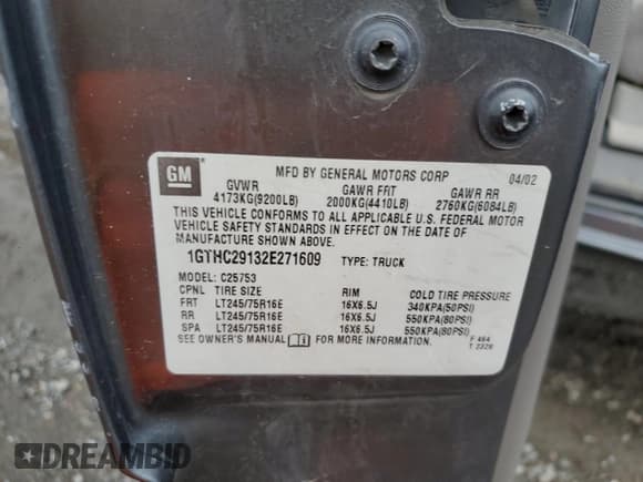 ✅ 2002 GMC Sierra 2500HD SLE • VIN: 1GTHC29132E271609 • Lot: 91665025. Wystawiony na Copart z przebiegiem 303 753 mil. Bezpłatny archiwum sprzedaży aukcyjnych z USA i szczegółowy raport historii pojazdu na DreamBid. Zdjęcie 12.