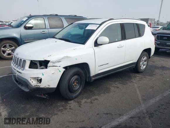 ✅ 2016 Jeep Compass Latitude • VIN: 1C4NJCEA9GD620208 • Lot: 43551966. Wystawiony na IAAI z przebiegiem 114 498 mil. Bezpłatny archiwum sprzedaży aukcyjnych z USA i szczegółowy raport historii pojazdu na DreamBid. Zdjęcie 2.