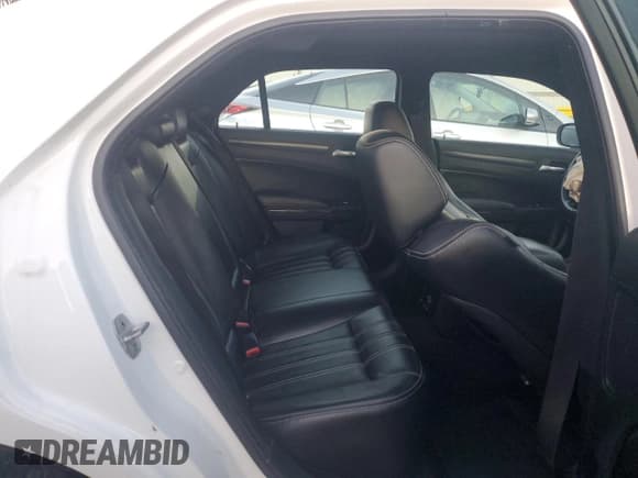 ✅ 2013 Chrysler 300 S • VIN: 2C3CCAGG3DH703840 • Lot: 86823774. Listed on Copart with 162,522 mi. Free auction sales archive from the USA and detailed vehicle history report at DreamBid. Image 10.